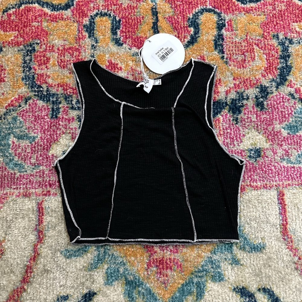 black crop top